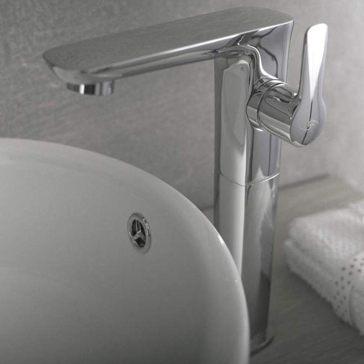 Modern waterfall bathroom faucet Miami Dade County